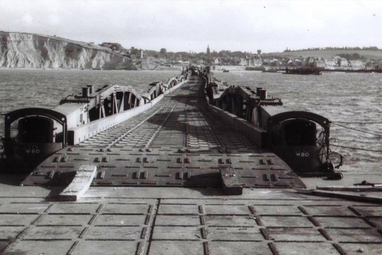 Corneville-sur-RisleMaison Spacieuse Avec Vue Sur La Mer A Arromanches Les Bains别墅 外观 照片